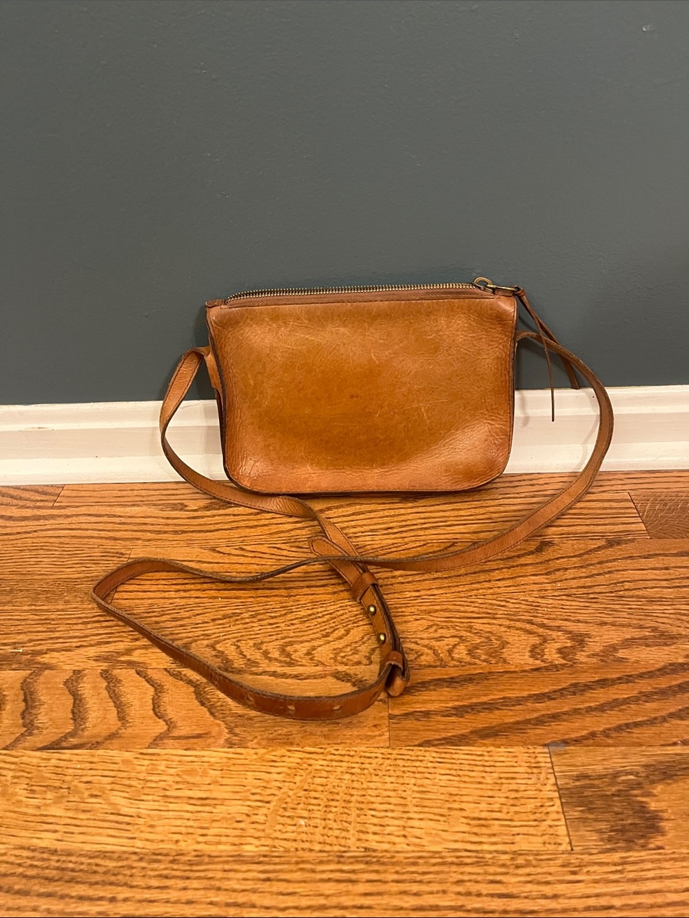 Madewell L101917 English Saddle Leather The Simple Crossbody Bag